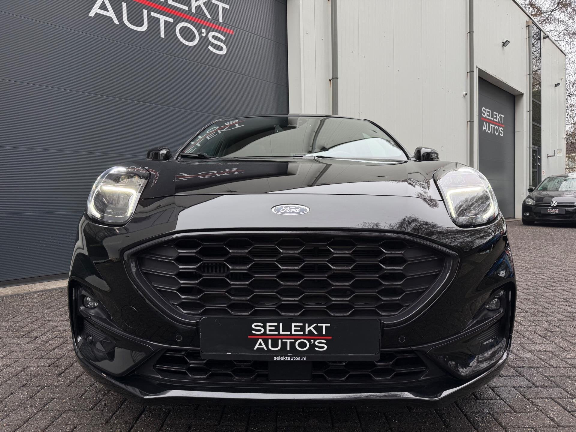 Ford Puma 1.0 EcoBoost Hybrid ST-Line X 125 Pk Pano/Navi/LED, Auto's, Voorwielaandrijving, 125 pk, Zwart, Leder en Stof