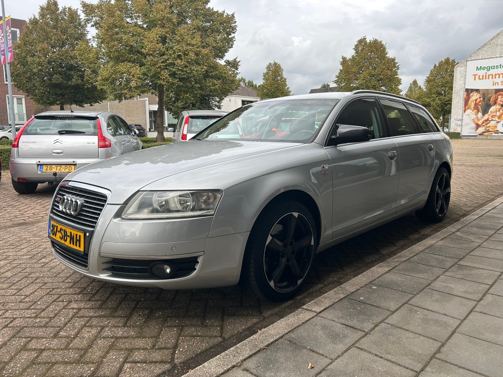 Audi A6 2.4 V6 130KW Avant 2005 Grijs, Auto's, Voorwielaandrijving, Zwart, Handgeschakeld, Zilver of Grijs