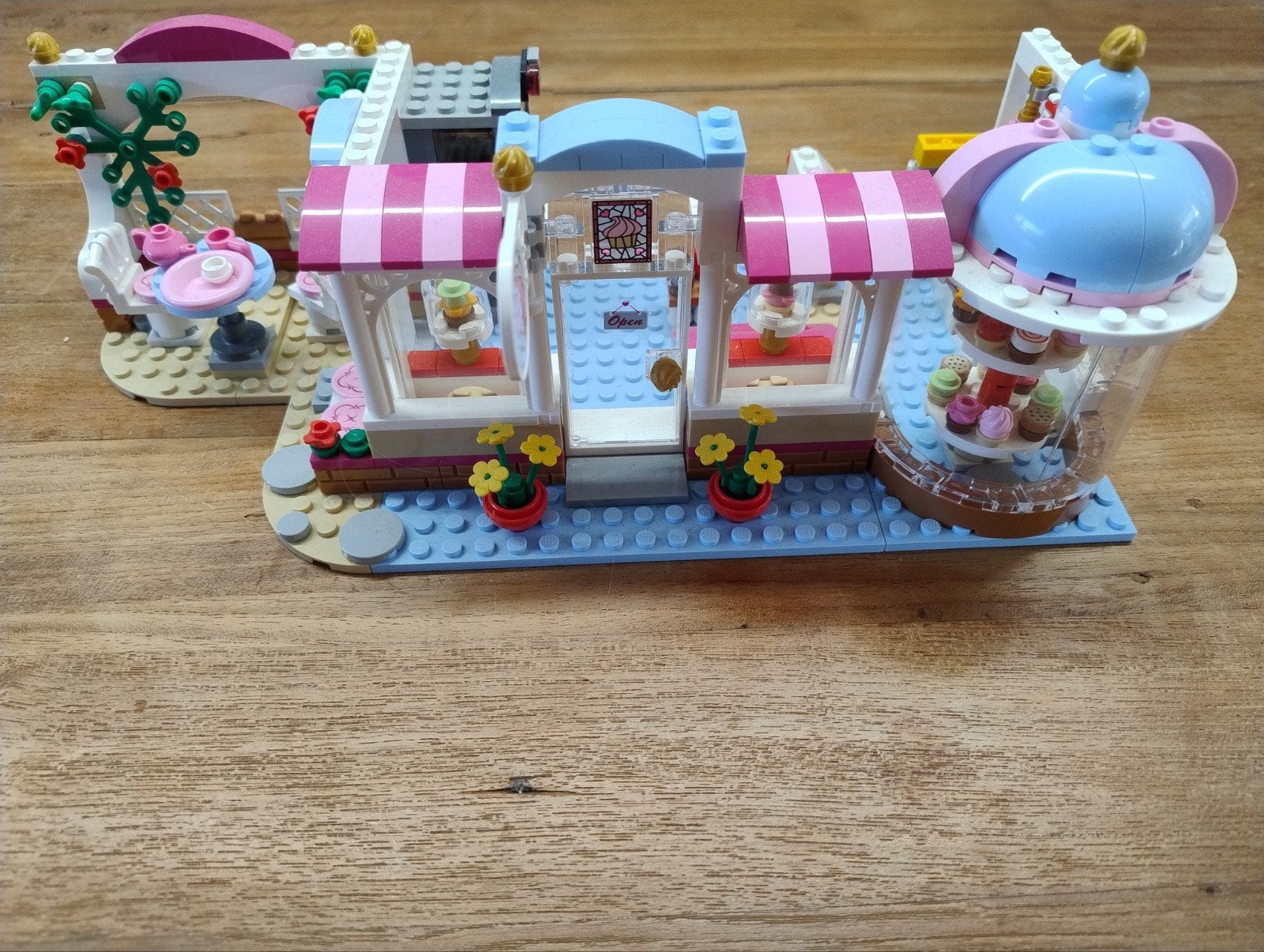 LEGO Friends Heartlake Cupcake Café (41119), Ophalen of Verzenden, Zo goed als nieuw, Overige merken