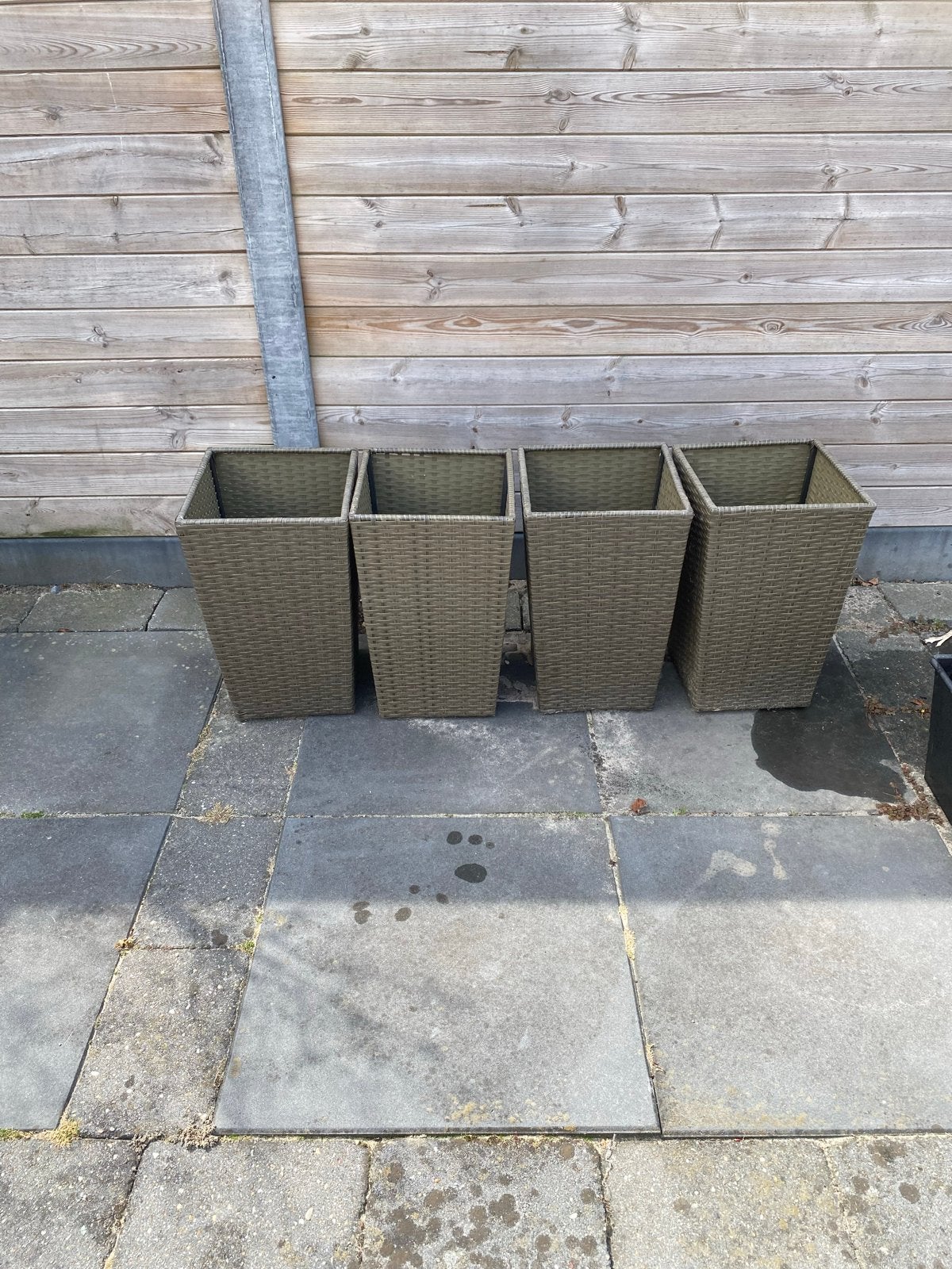 4x Kunststof bloembakken met riet-look, Ophalen, Kunststof, Gebruikt, Balkon