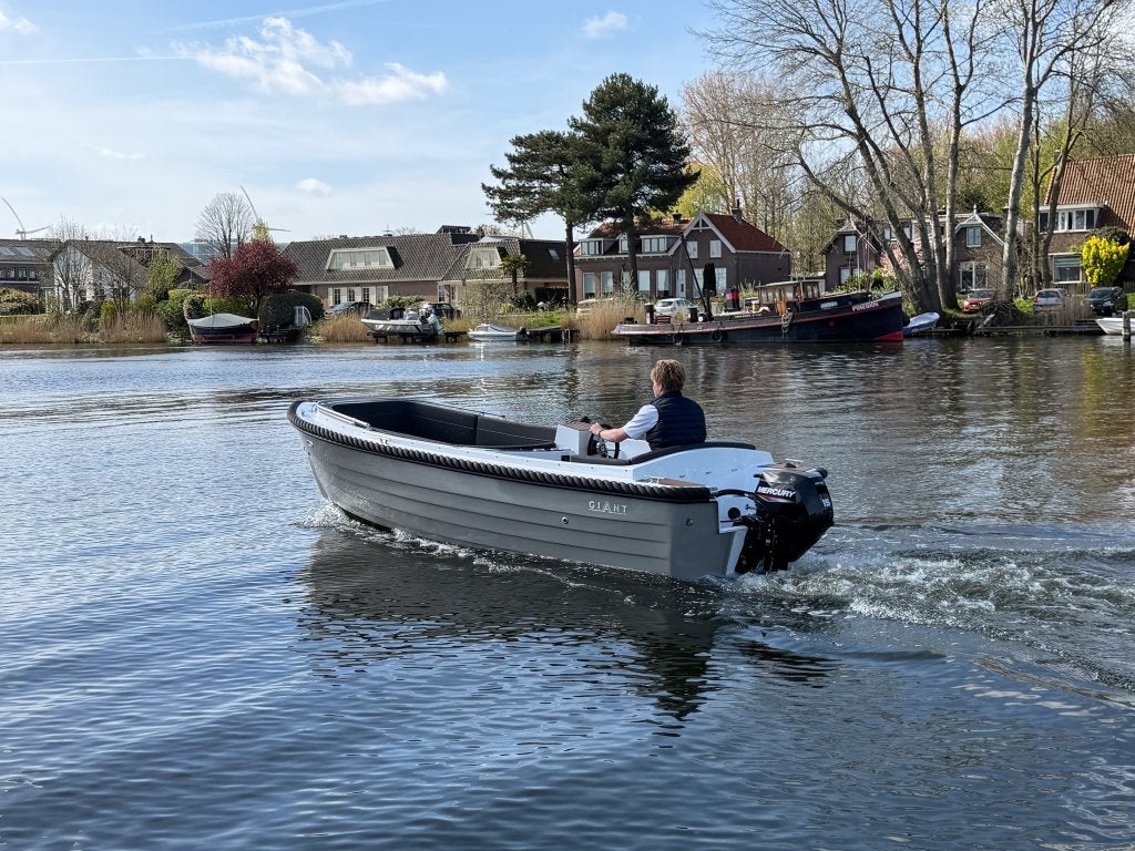 Giant Prestige 485 - demo, Watersport en Boten, 5 m, 2 m, Overige merken, Zonnedek