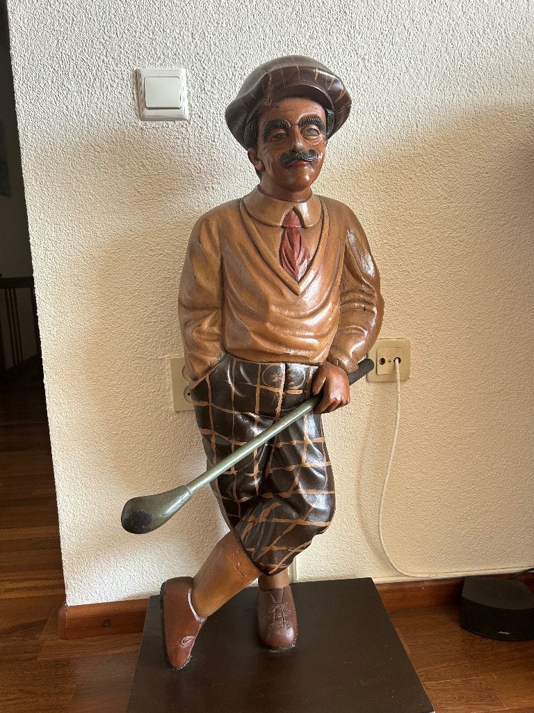 houten beeld van golfer, Ophalen, Hout, Bruin, Gebruikt