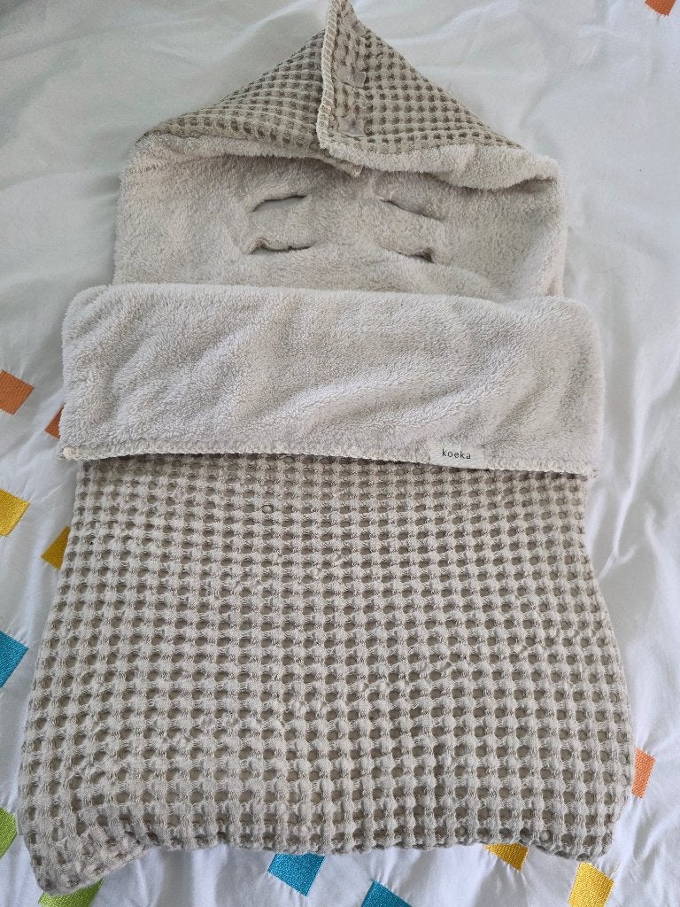 Koeka autostoel voetenzak Wafel Oslo Teddy Sand, Ophalen of Verzenden, Zo goed als nieuw, Overige typen