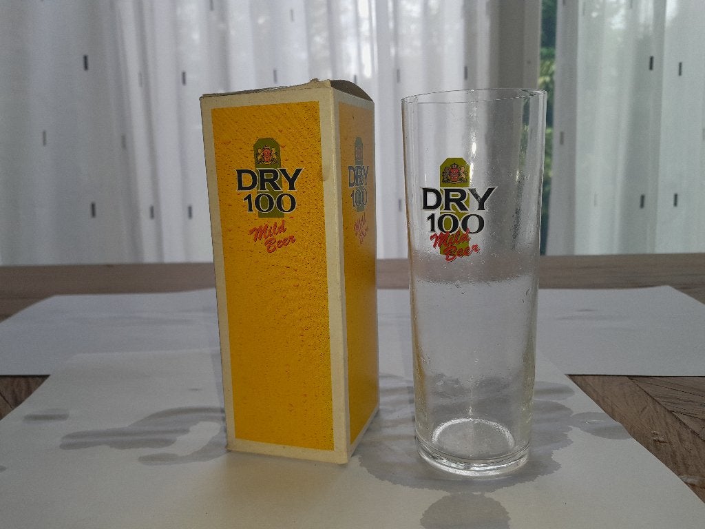 Bierglas Dry 100, Verzamelen, Ophalen, Zo goed als nieuw, Glas of Glazen, Overige merken