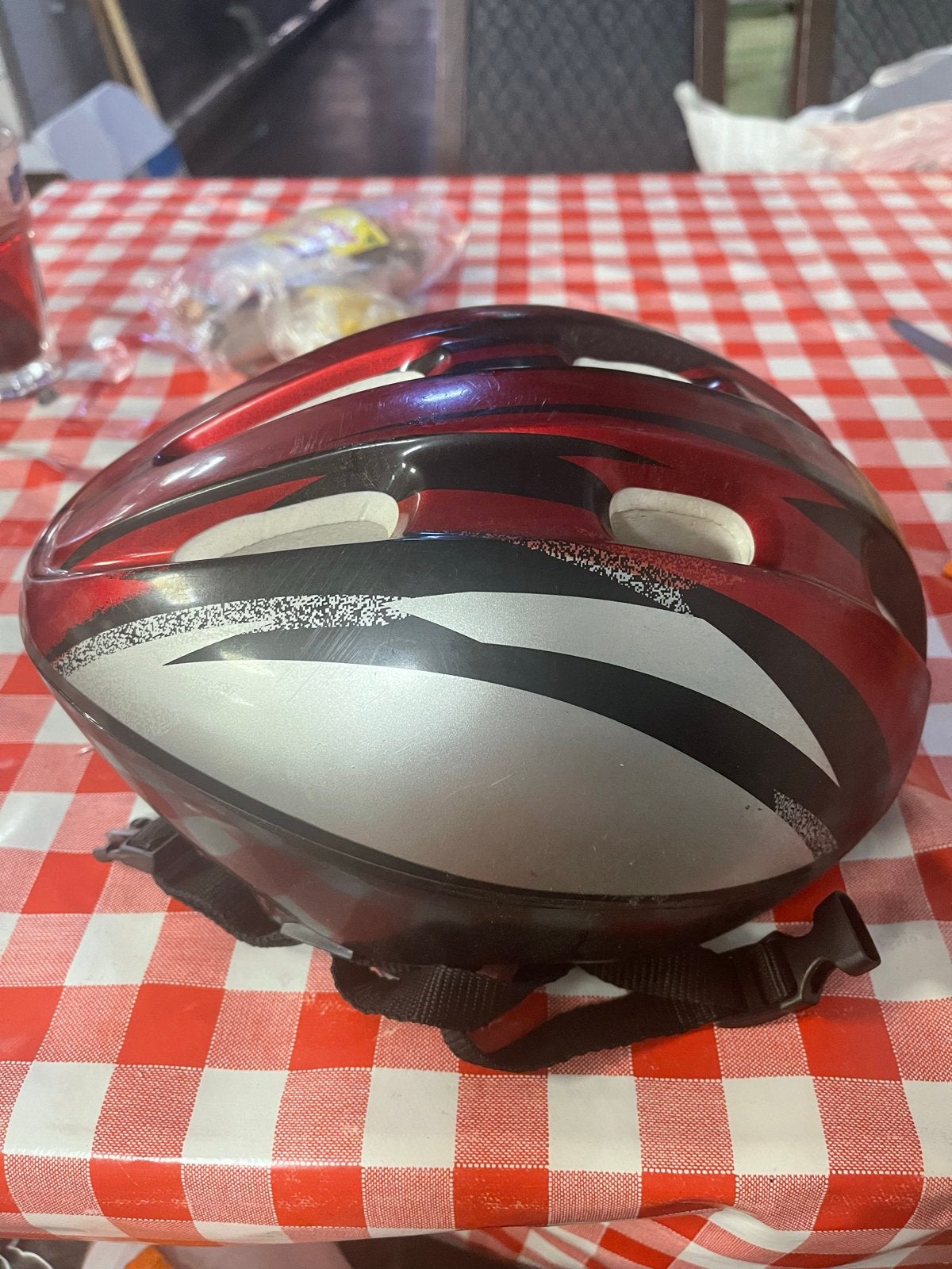Fietshelm Rood/Zilver - Veiligheid voorop!, Ophalen of Verzenden, Gebruikt, Overige maten, Jongen of Meisje