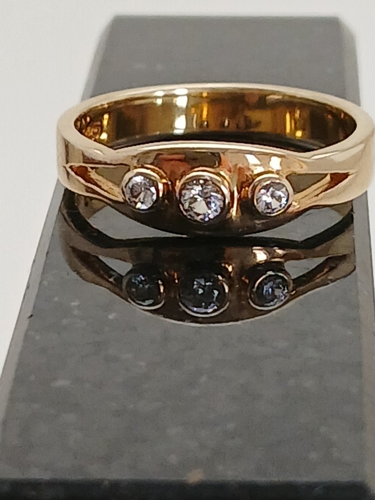 Vergulde Zilveren Ring met Zirconia Steentjes - Maat 17.3, Met kristal, Ophalen of Verzenden, Zo goed als nieuw, 17 tot 18