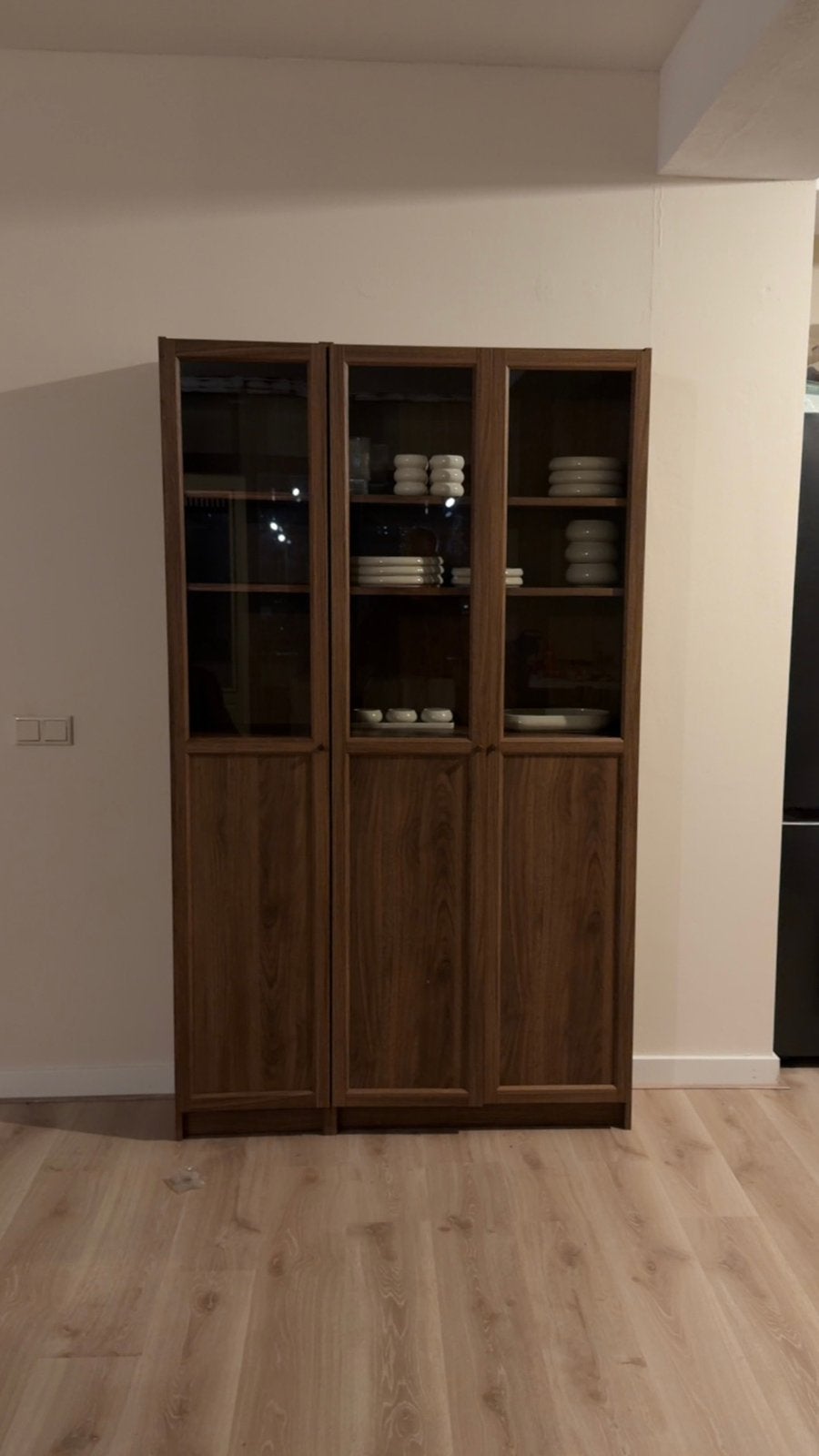 Ikea Billy boekenkast/vitrinekast walnoot, Ophalen, Met deur(en), 100 tot 150 cm, 200 cm of meer