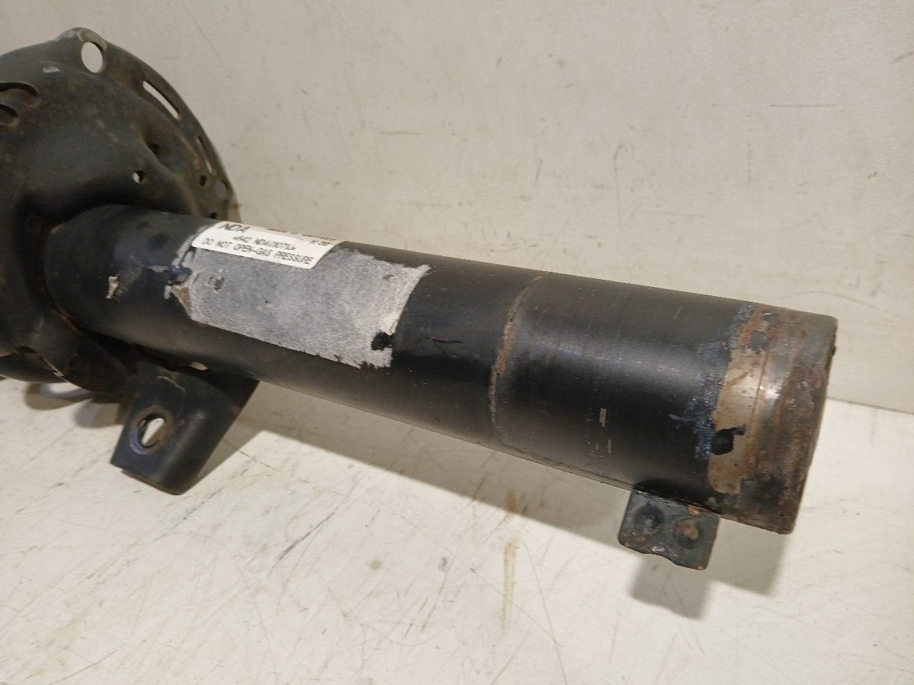 Veerpoot links voor Volkswagen Passat, Auto-onderdelen, Onderdelen@venauto.nl, Van der Ven Autorecycling B.V., Gebruikt, Ettenseweg 76, 4706 PB Roosendaal, The Netherlands
