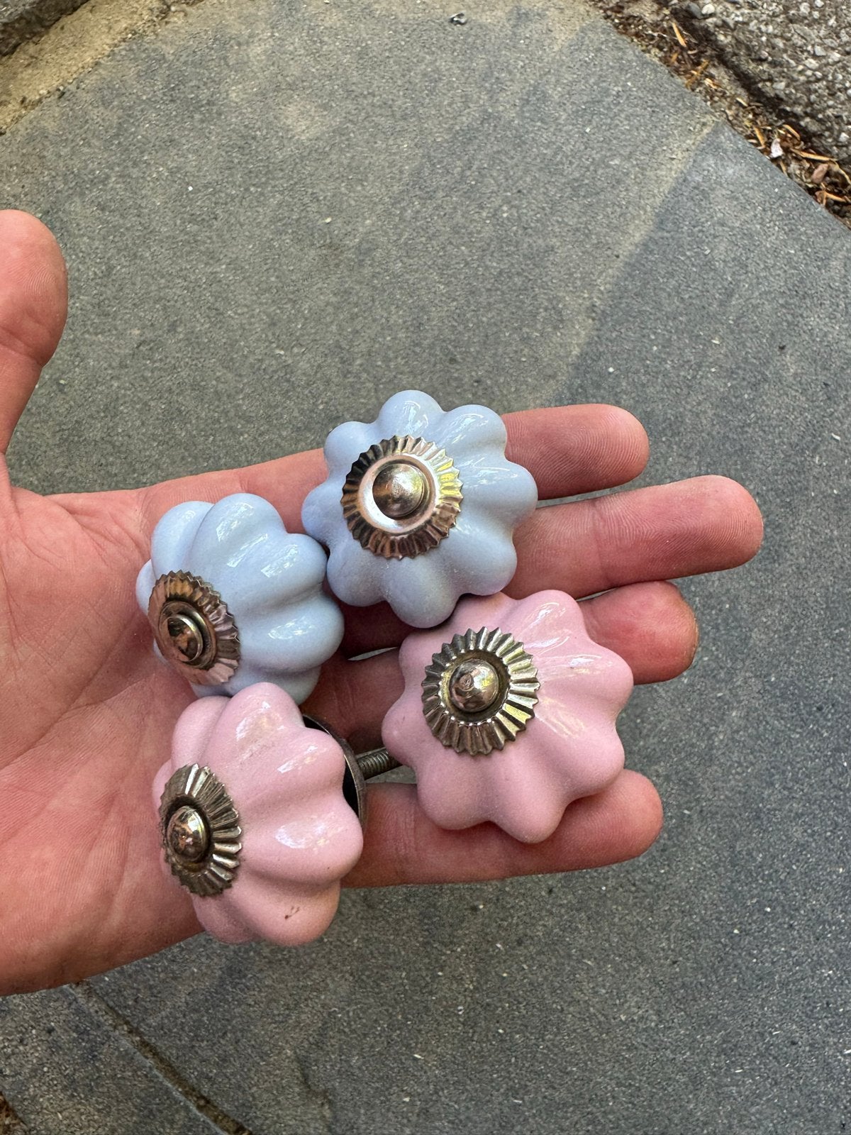 Set van 4 roze en blauwe bloemvormige kastknoppen, Ophalen of Verzenden, Zo goed als nieuw