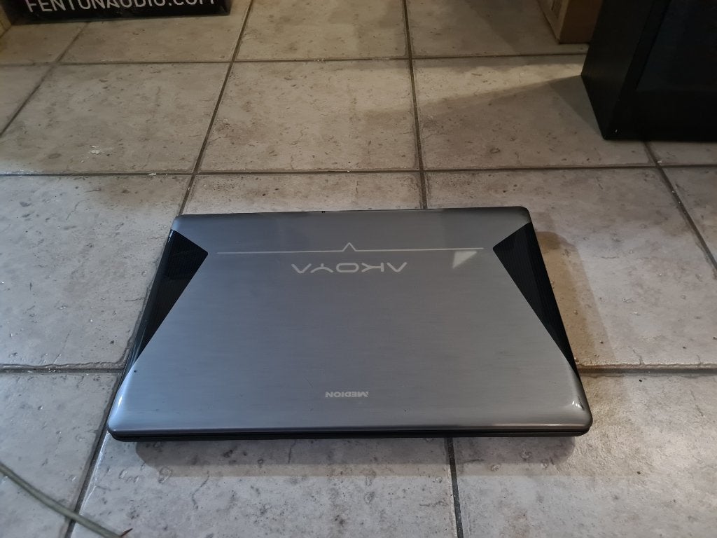 Retro  Medion 18 inch Akoya P8614(Radeon HD 565v) 4 GB DDR3, HDD, 2 tot 3 Ghz, Qwerty, Intel i3