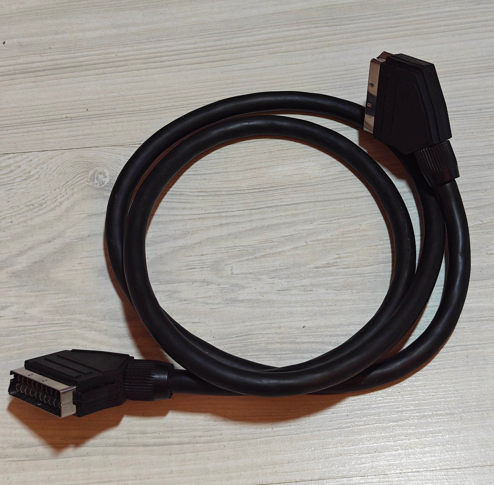 Scart kabel 1.20M - Dikke versie met betere shielding, Ophalen, Zo goed als nieuw, Minder dan 2 meter, Scartkabel