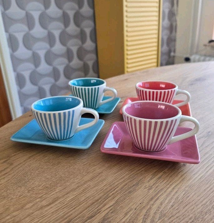 Retro LBVYR Design Kop en Schotel Set, Huis en Inrichting, Keuken | Servies, Ophalen of Verzenden, Kop(pen) en/of Schotel(s)