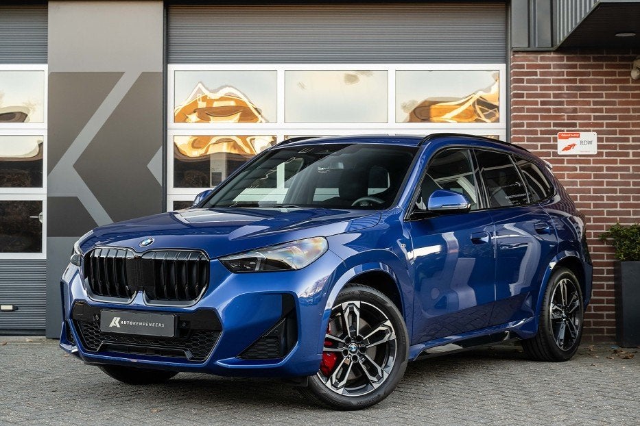 BMW X1 sDrive20i M Sport Pro | Shadow | Driving Ass. Plus |, Gebruikt, Blauw, Alcantara, Bedrijf