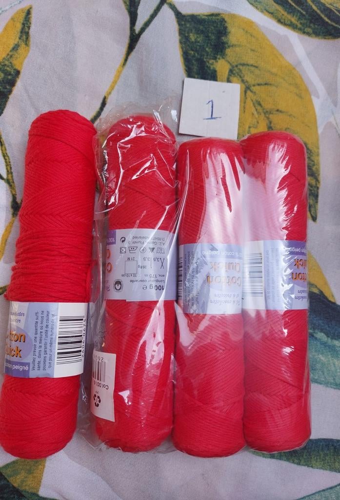 4 strengen katoen rood, Ophalen of Verzenden, Nieuw, Breien of Haken, Wol of Garen
