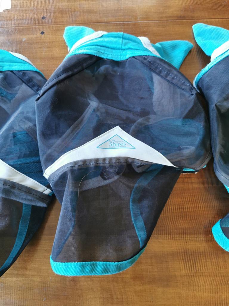 Vliegenmasker 4 x shet merk shires en 1 x cob merk BR., Ophalen of Verzenden