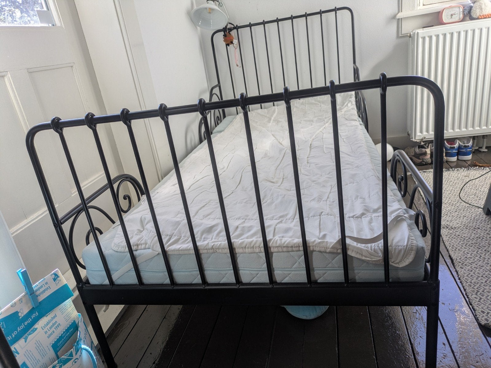 IKEA Minnen uitschuifbaar kinderbed - Zwart metaal, Huis en Inrichting, Ophalen, Eenpersoons, Zwart, 190 cm of minder
