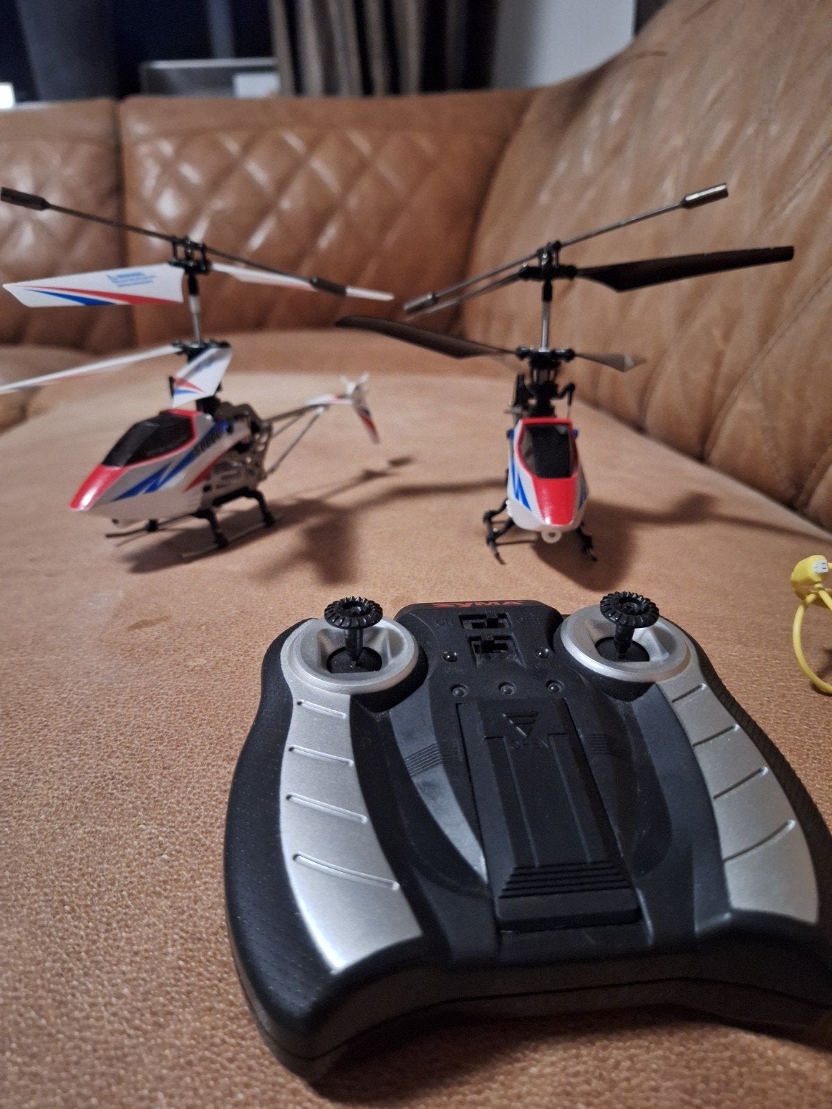 2x RC Helikopter S8000 met afstandsbediening en oplader, Elektro, Gebruikt, RTF (Ready to Fly), Helikopter