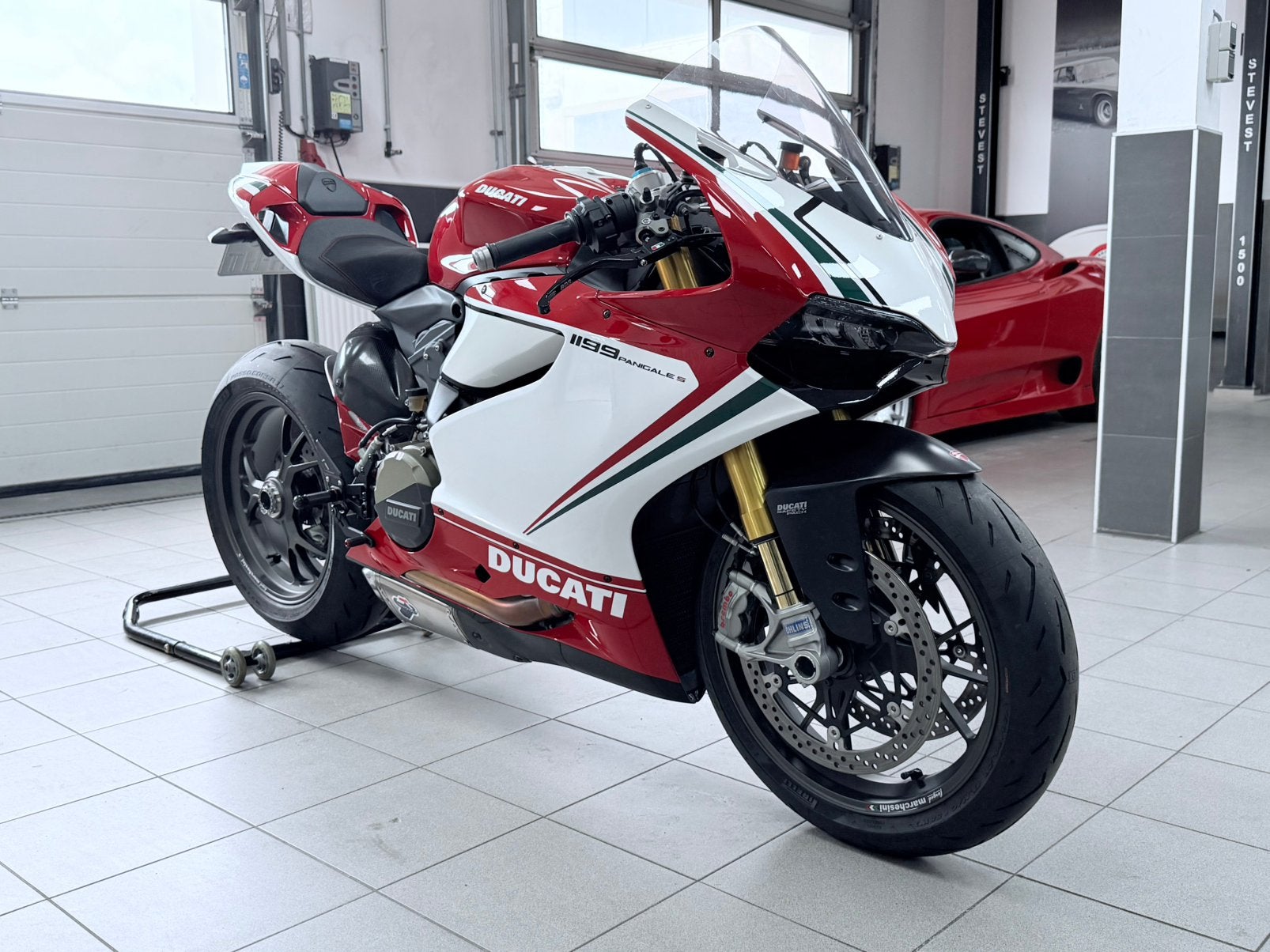 Unieke Ducati Panigale 1199S Tricolore 4.768 km 2e eig., 2 cilinders, Occasion, Motorrijbewijs A, Bedrijf