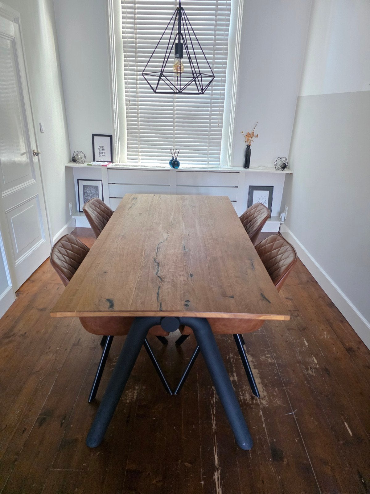 Eikenhouten eettafel (180x90) met 4 cognac kleurige stoelen, Ophalen, 50 tot 100 cm, Zo goed als nieuw, Modern industrieel