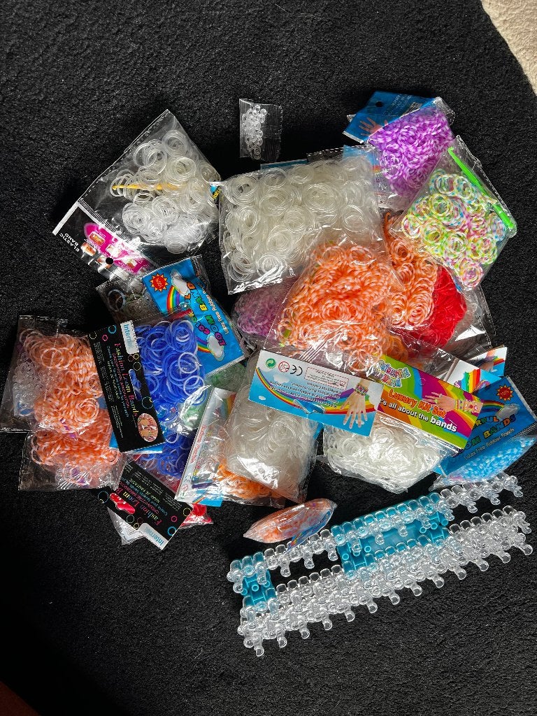 nieuw 25 zakjes loom elastiekjes, Ophalen, Nieuw, Meerkleurig