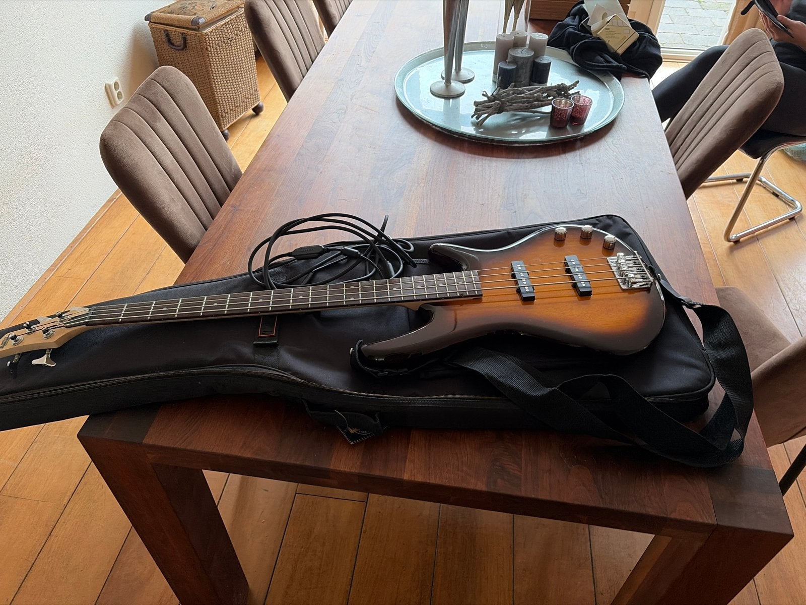 Ibanez Soundgear basgitaar met hoes en kabel, Ophalen of Verzenden, Zo goed als nieuw, Elektrisch, 6-snarig