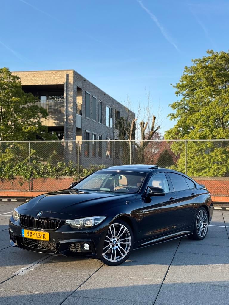 BMW 4-Serie Gran Coupé 430i 252pk Aut 2017 Zwart NAP lci, Auto's, BMW, Achterwielaandrijving, 4 cilinders, Zwart, Particulier