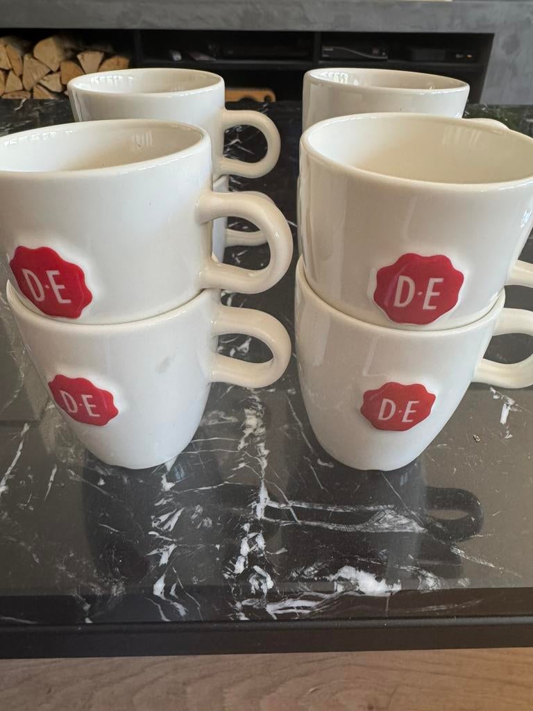 Douwe Egberts koffie mokken, verschillende maten. Bewaarpot., Huis en Inrichting, Keuken | Servies, Ophalen of Verzenden, Zo goed als nieuw