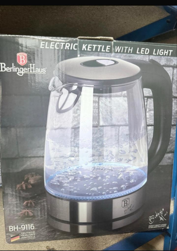 Berlinger Haus Waterkoker Glas met LED Licht 1.7L BH-9116, 1 tot 2 liter, Ophalen of Verzenden, Nieuw, Draadloos