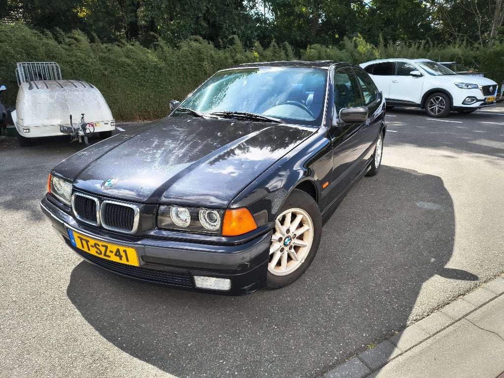 BMW 3-Serie 2.5 TI 323 Compact AUT 1998 Zwart, Auto's, Achterwielaandrijving, Leder en Stof, Zwart, Origineel Nederlands