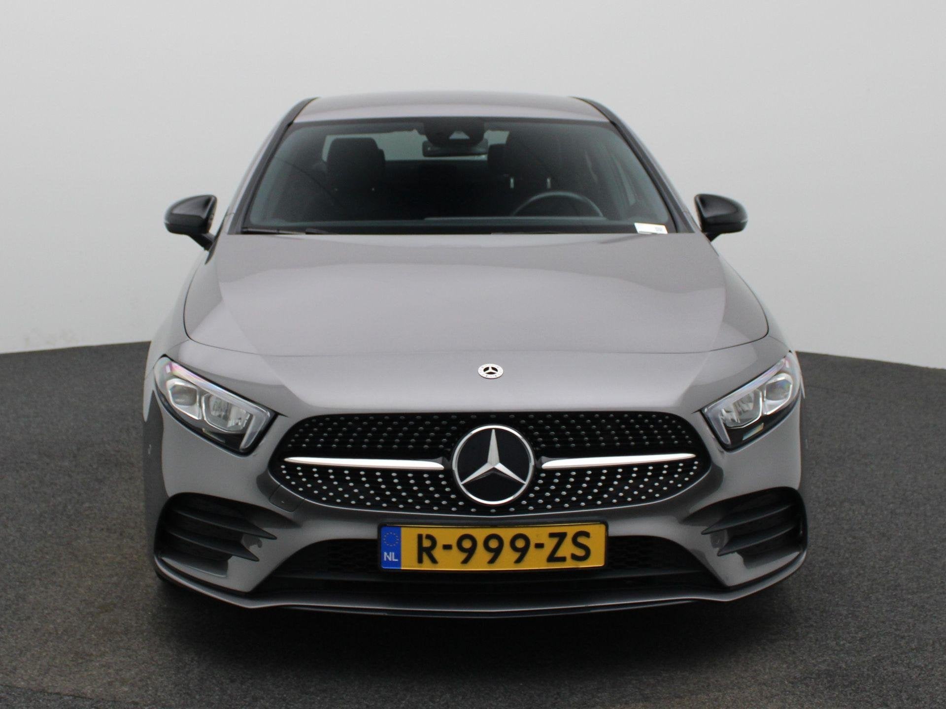 Mercedes-Benz A-klasse - Limousine 180 AMG Line | Automaat |, 12 maanden, 136 pk, 4 cilinders, Leder en Stof