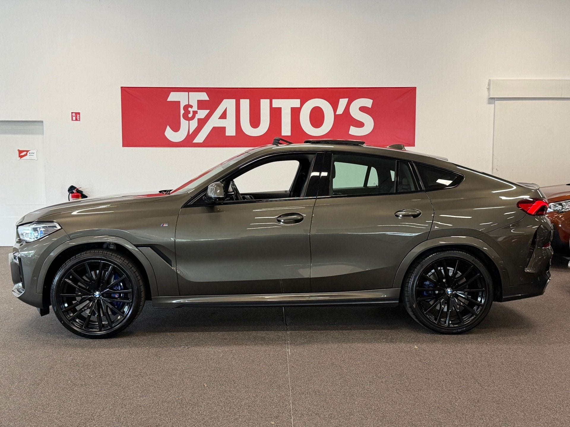 BMW X6 XDrive40i M-PAKKET|NAVI/CAMERA|PANORAMA|LEER|CRUISE, Auto's, Automaat, Gebruikt, Met garantie (alle), 340 pk