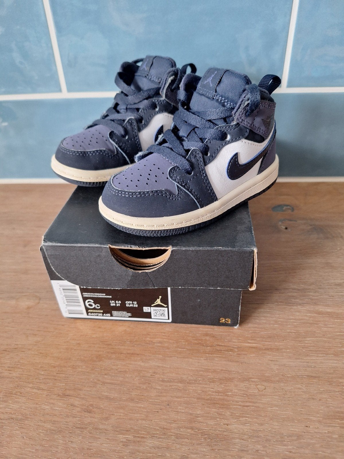 Nike air jordan 1 mid EU22, Ophalen of Verzenden, Jongen of Meisje, Schoenen