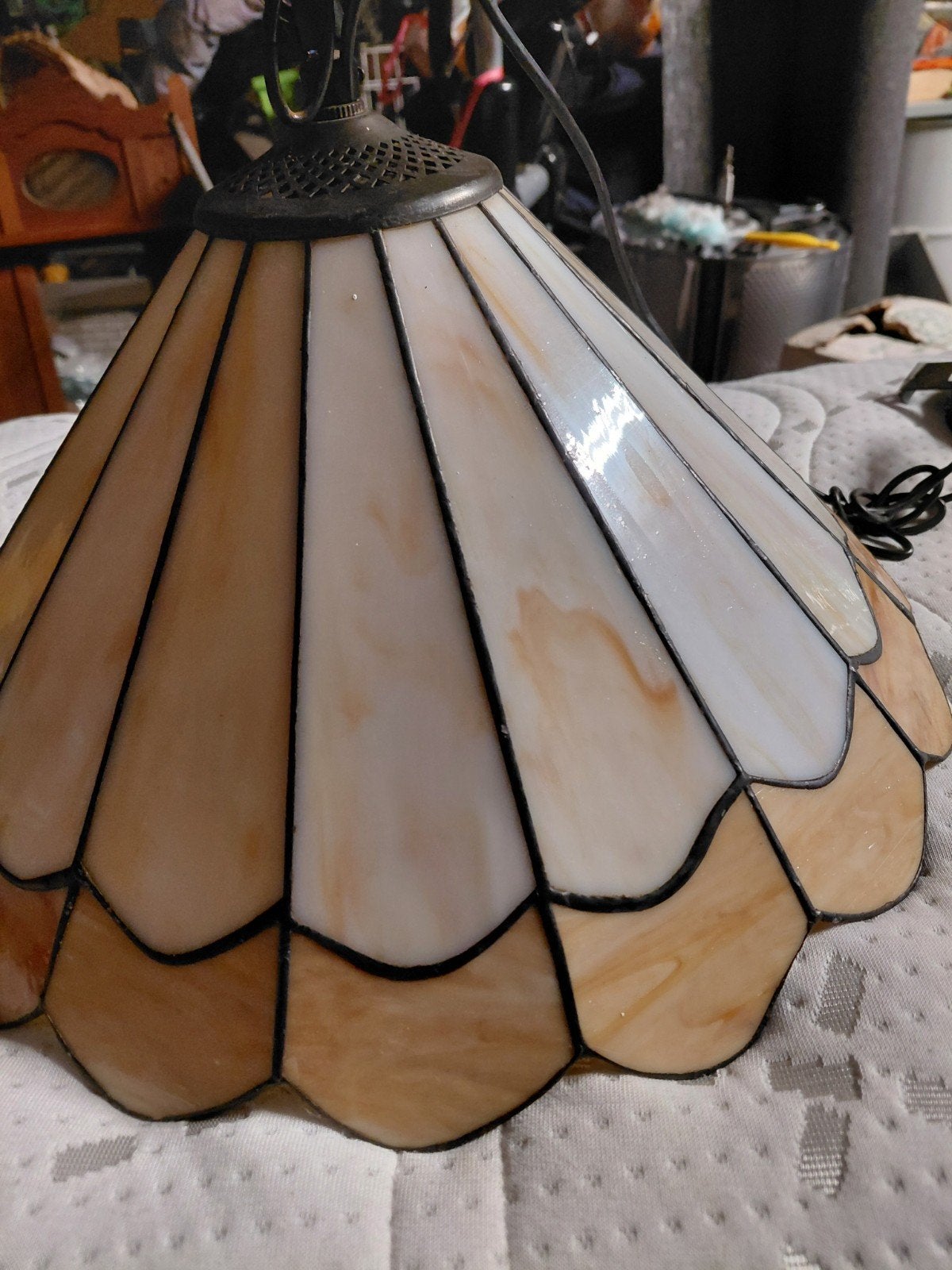 Tiffany Stijl Hanglamp - Crème en Amber Glas, Huis en Inrichting, Gebruikt, E27 (groot), Ophalen of Verzenden, Tiffany