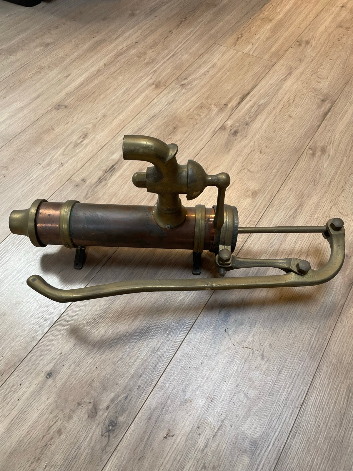 Antieke pomp van koper en messing, Ophalen of Verzenden, Koper