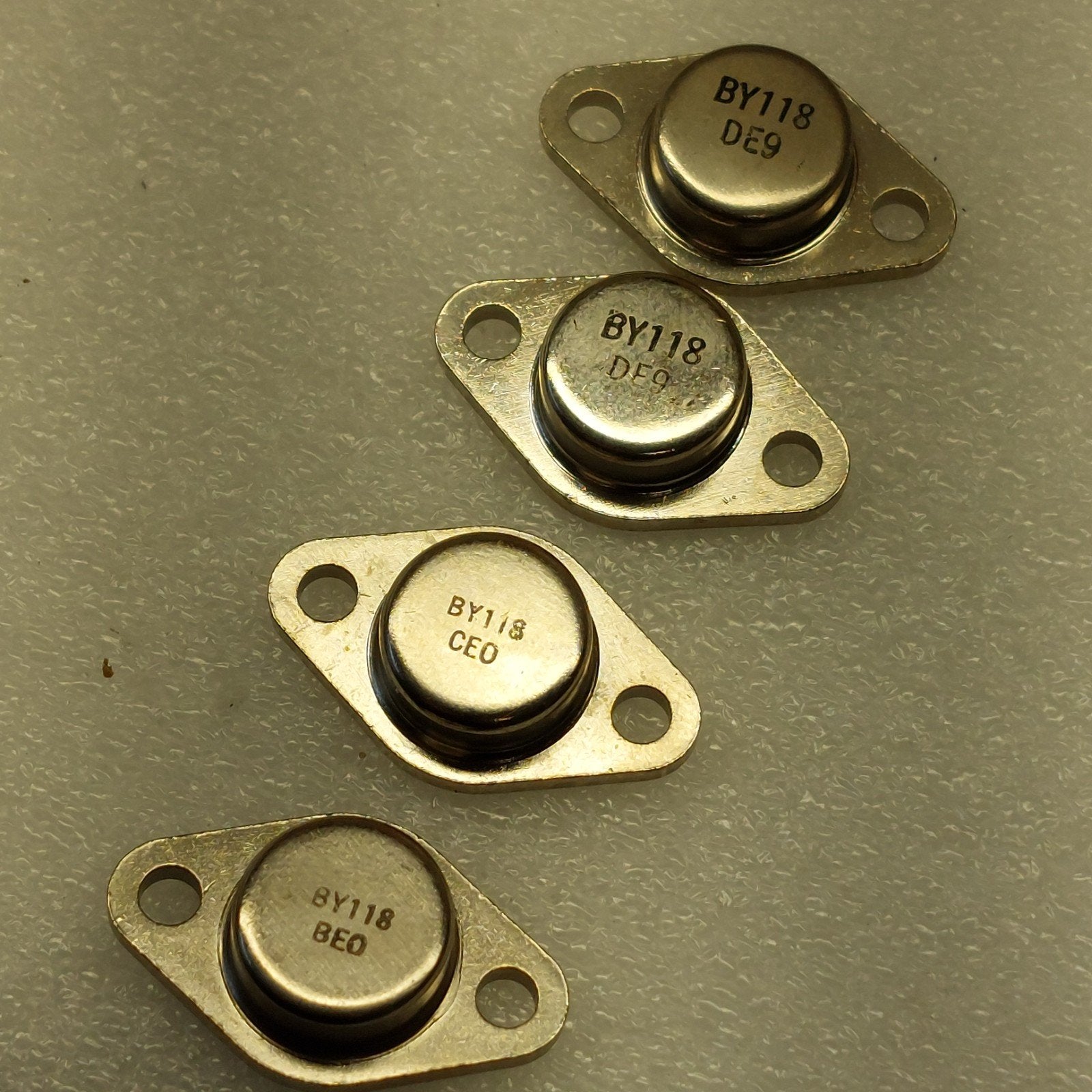 4x Philips BY118 Silicon Power Diodes (Gelijkrichter Diodes, Ophalen of Verzenden, Nieuw