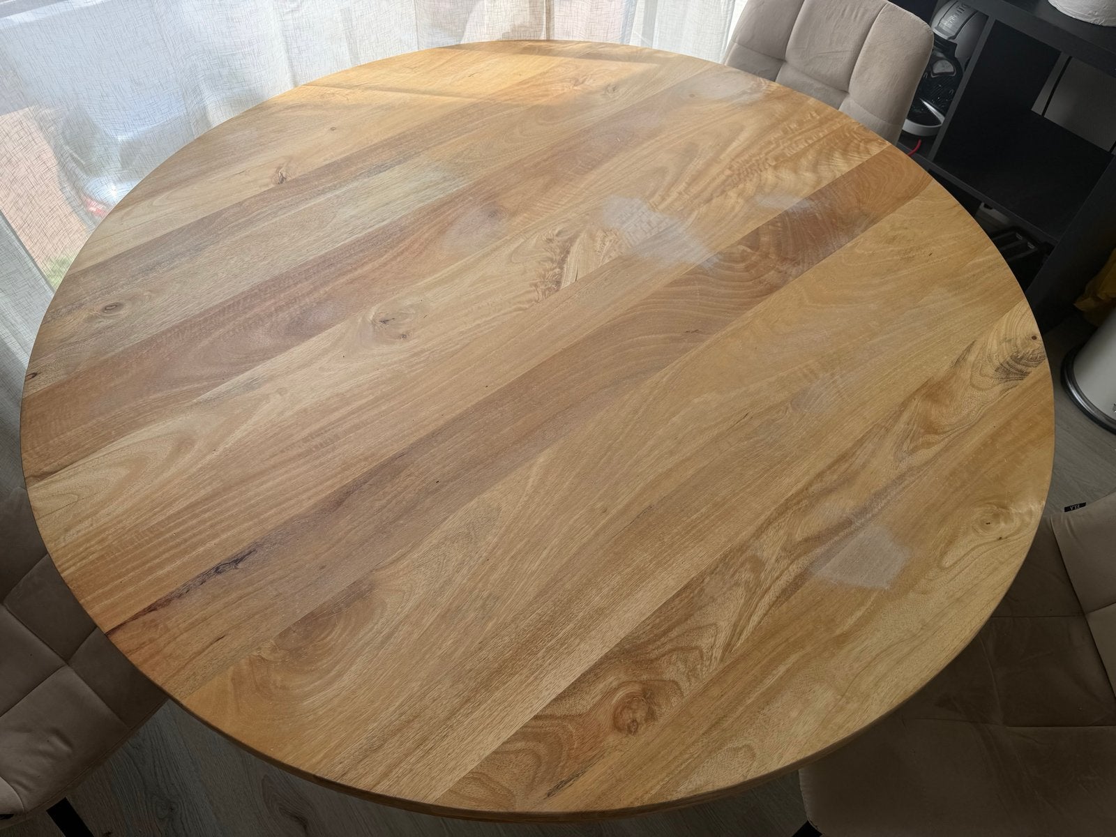 Ronde houten eettafel met zwarte poten, Ophalen, Gebruikt, Rond, Vier personen