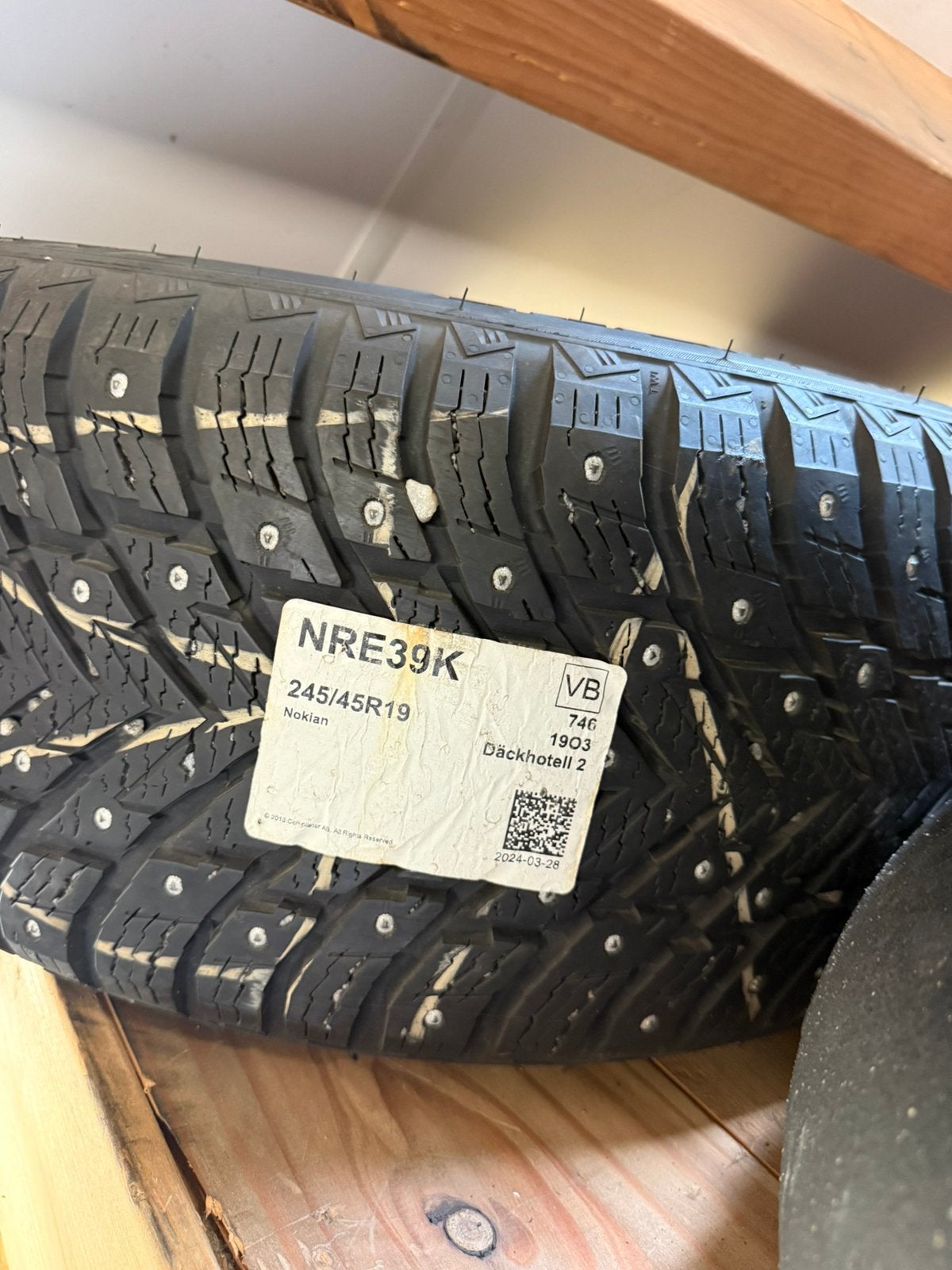 Spike banden sneeuw ins 245/45-19 19inch Nokian 245 45 19, Ophalen