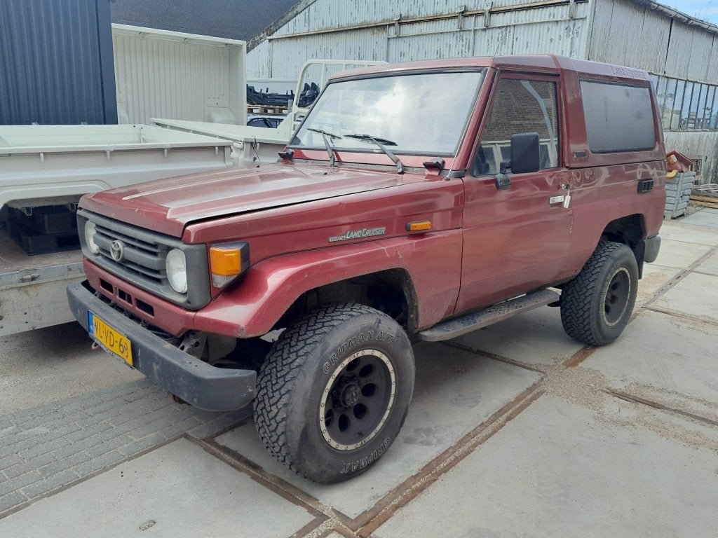 EXPORT:Toyota Landcruiser HZJ73-70/Mitsubishi Galant, Volkswagen, Bedrijf, Diesel, Te koop