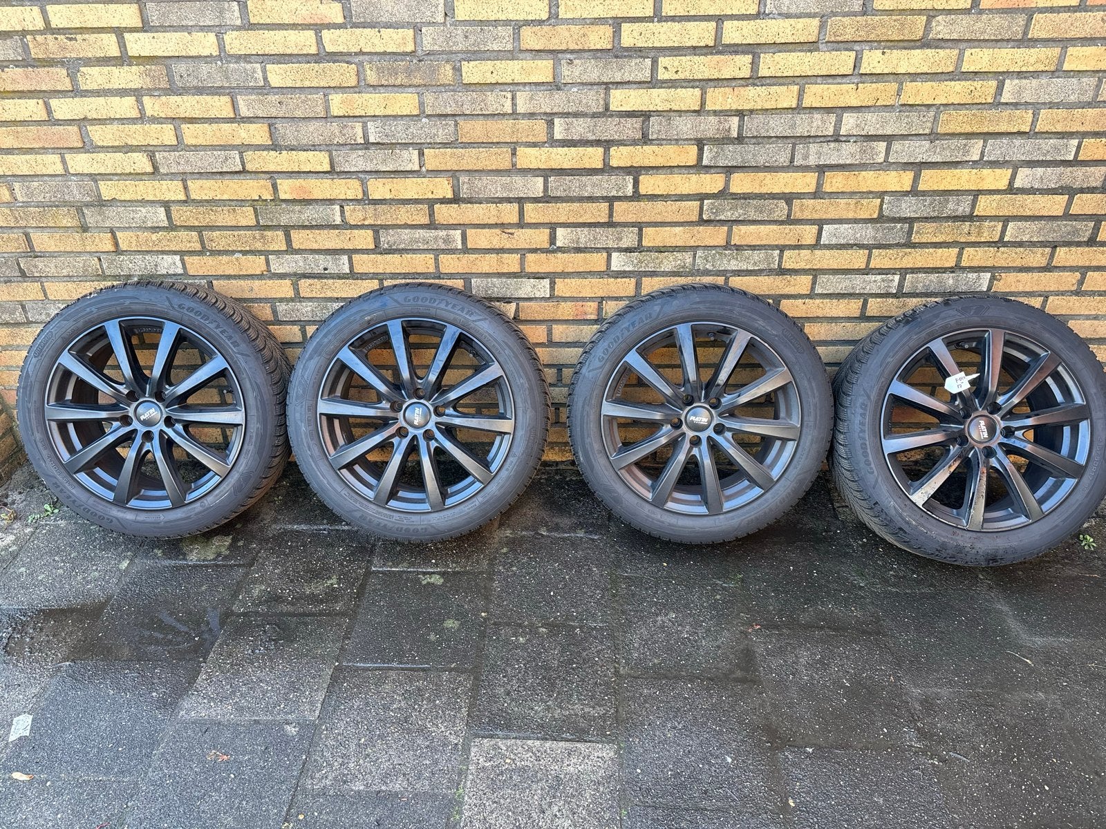 Ford Focus Goodyear winterbanden op Platin velgen 215/50R17, Ophalen, Banden en Velgen, 17 inch, Winterbanden