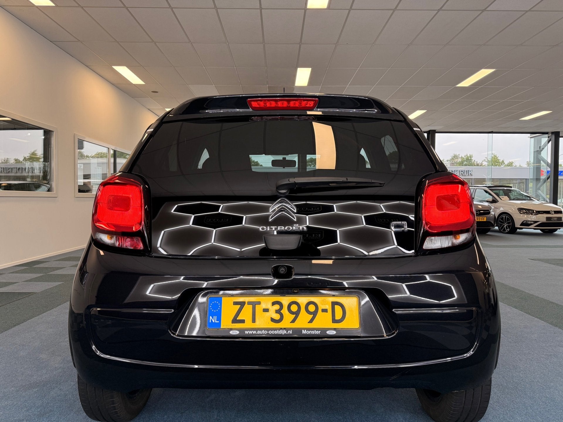 Citroen C1 1.0 VTi Urban Ride I CAMERA I NAVI I CarPlay I, Auto's, Stof, Gebruikt, 4 stoelen, C1