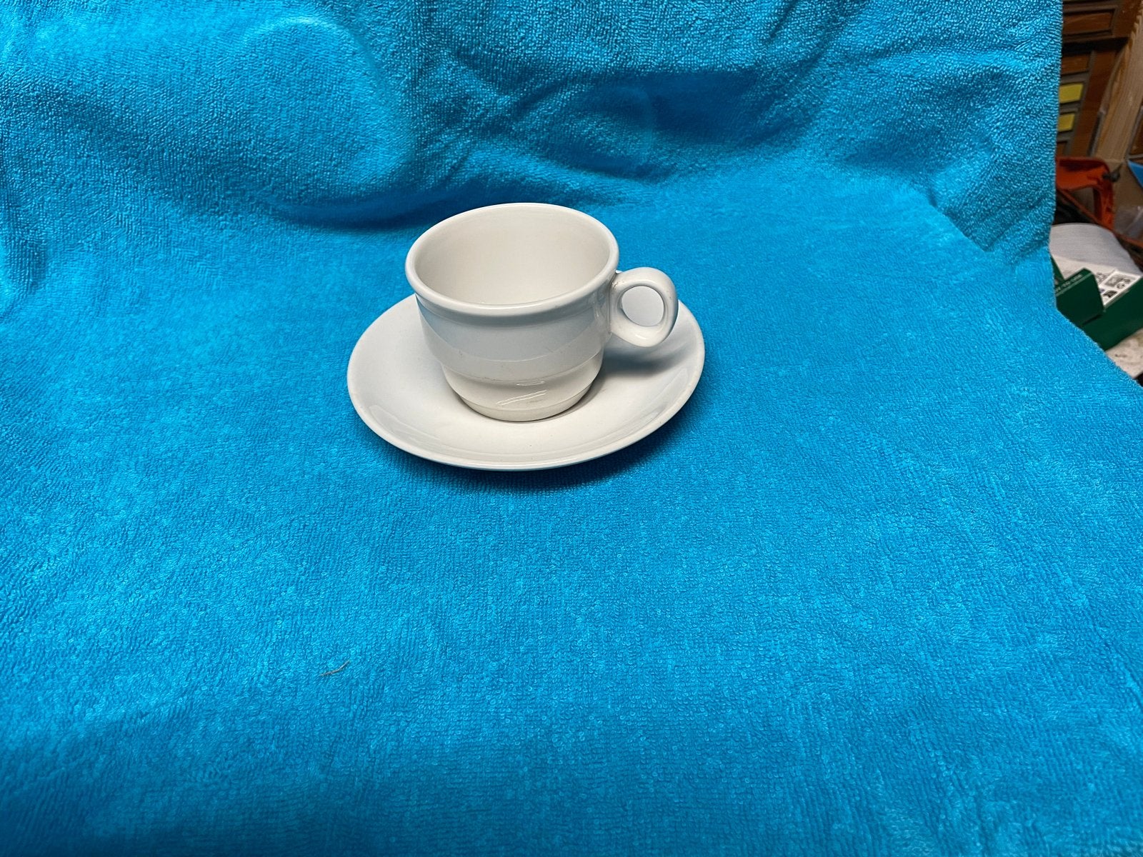 50x Vintage Koffiekopjes Maastricht Holland - Wit Porselein, Gebruikt, Overige merken, Vintage, Ophalen of Verzenden
