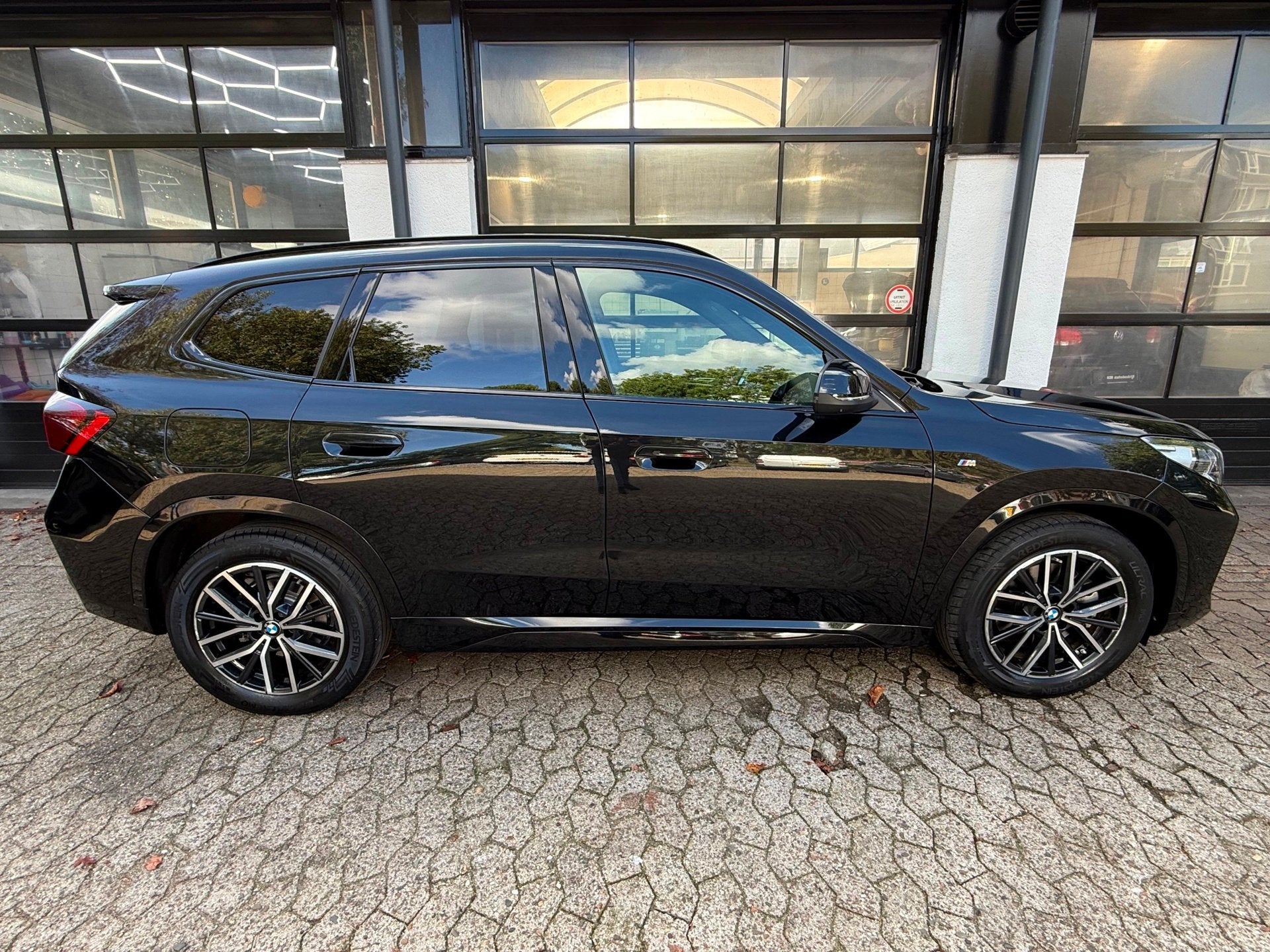 BMW X1 XDrive23i *M-Pakket*Pano*Pdc*Vol opties*, Auto's, 4 cilinders, Zwart, Leder, Bedrijf