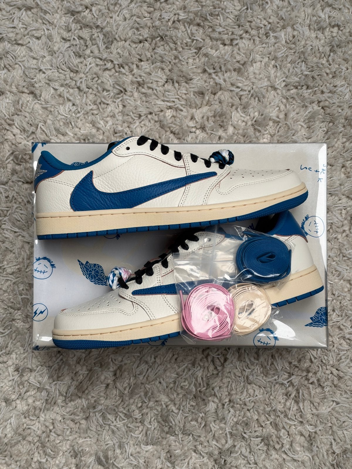 Travis Scott Fragment 2.0, Wit, Nieuw, Ophalen of Verzenden, Sneakers of Gympen