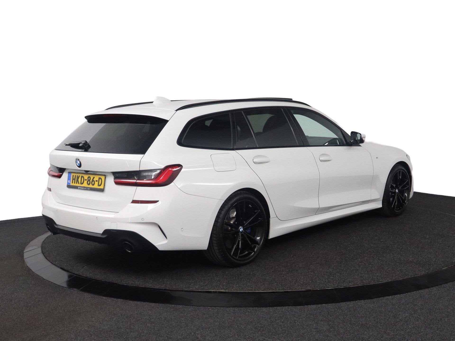 BMW 3-serie Touring 330d xDrive High Executive |Leer|Pano|, Automaat, 2993 cc, Automatische klimaatregeling, Wit