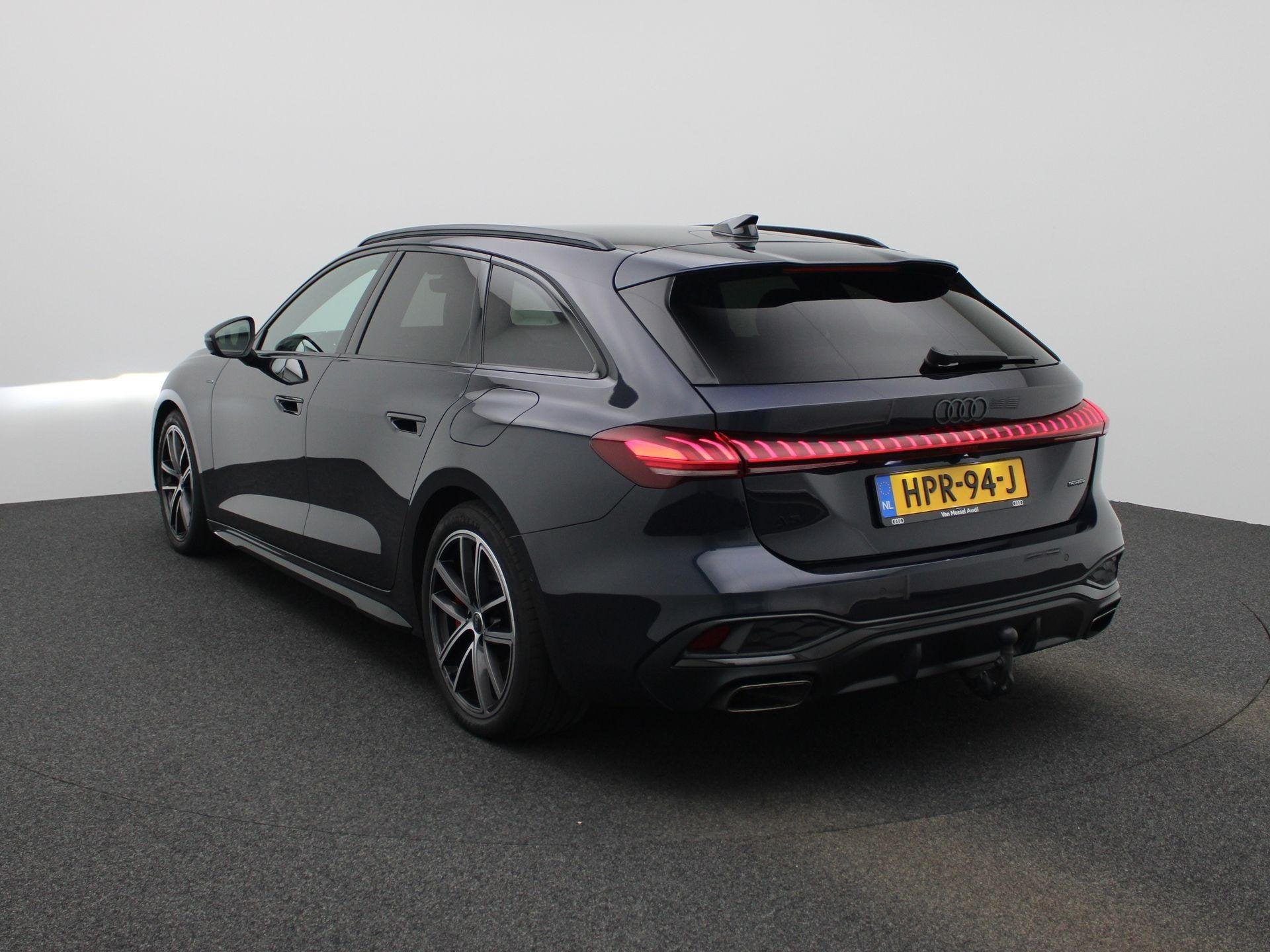 Audi A5 Avant 2.0 e-hybrid quattro S edition Competition 367, Auto's, Audi, 12 maanden, Gebruikt, 4 cilinders, 26 kWh