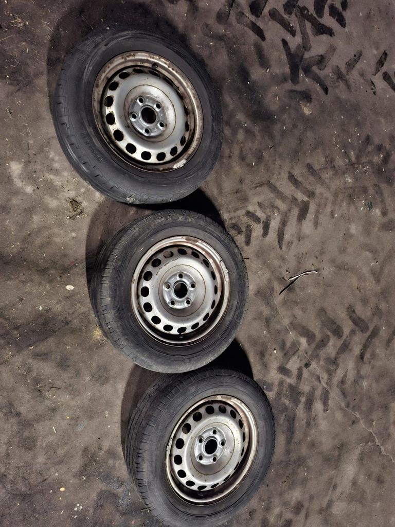 3 velgen met nog goede zomerbanden, Ophalen, Zomerbanden, Velg(en)