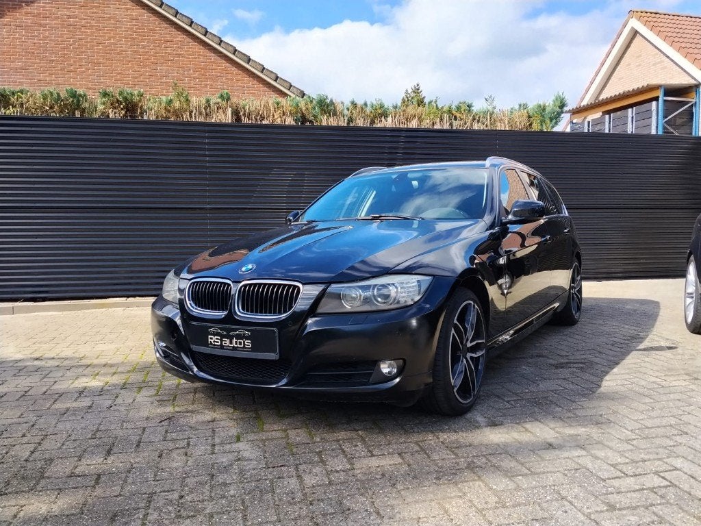 BMW 3-Serie 330i 272pk aut 2011 e91 Touring, Automaat, Achterwielaandrijving, 1800 kg, Zwart