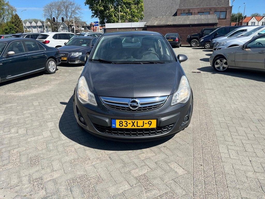 Opel Corsa 1.2-16V Anniversary Edition airco cv elec ramen 5, Voorwielaandrijving, Euro 5, Gebruikt, 4 cilinders