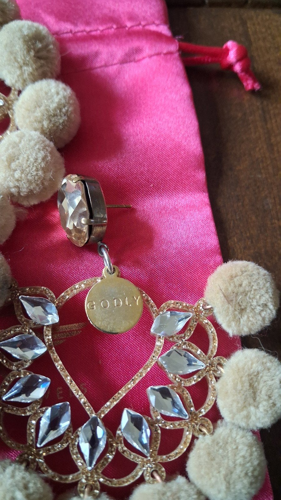 Set van 2 paar Godly oorbellen met pompons en kwastjes, Sieraden, Tassen en Uiterlijk, Overige materialen, Overige kleuren, Met edelsteen
