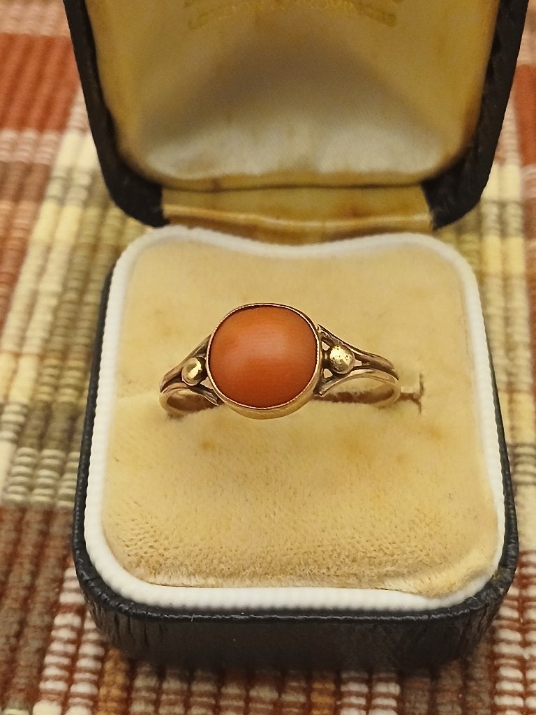 Prachtige antieke gouden 14-karaat ring met bloedkoraal, Sieraden, Tassen en Uiterlijk, 20 of groter, Verzenden, Zo goed als nieuw